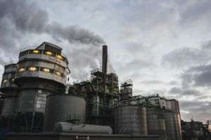 Reuters: Livrările de petrol ale Rusiei rămân stabile, în pofida atacurilor cu drone